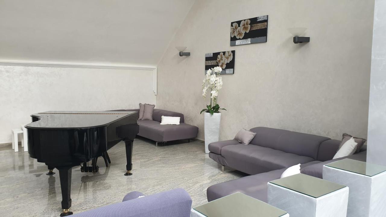 Palahotel Vallenoce Decollatura Экстерьер фото