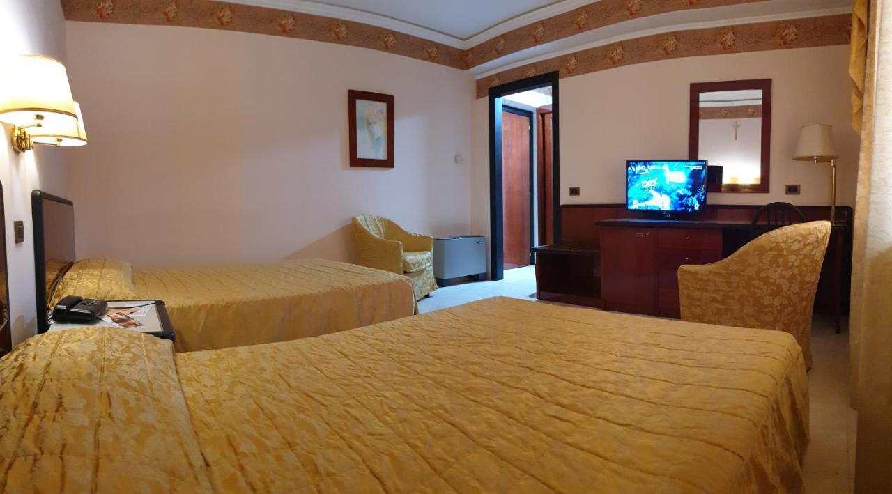 Palahotel Vallenoce Decollatura Экстерьер фото