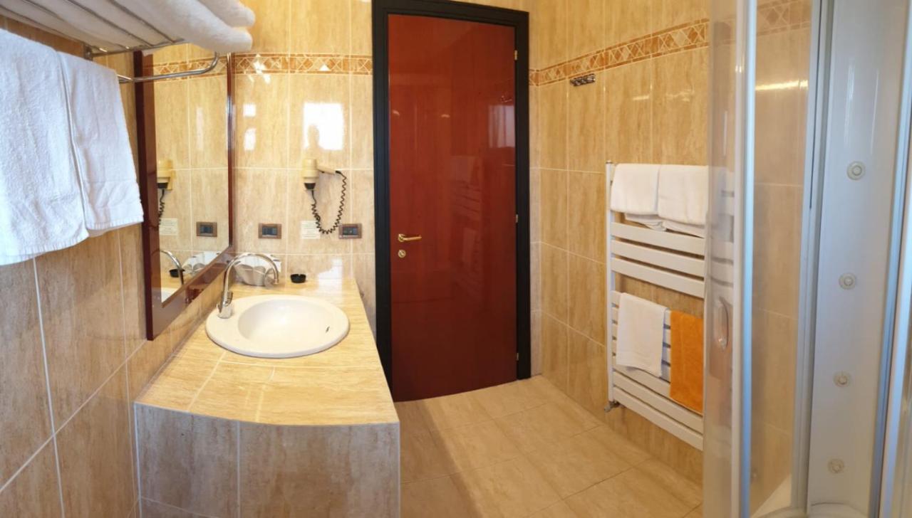 Palahotel Vallenoce Decollatura Экстерьер фото